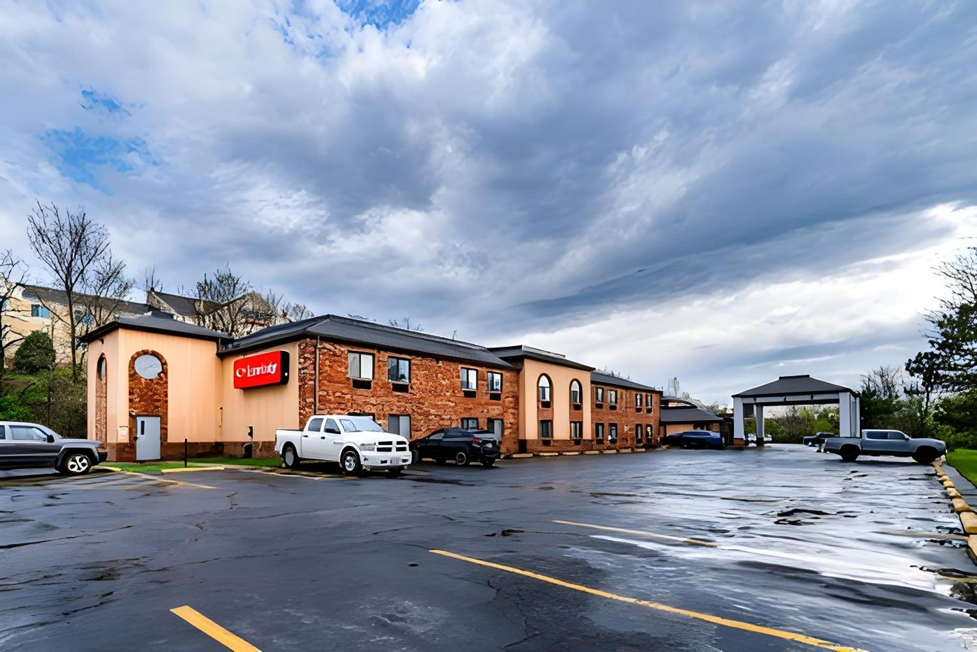 Econo Lodge Cleveland Southeast - Kent Стритсборо Экстерьер фото